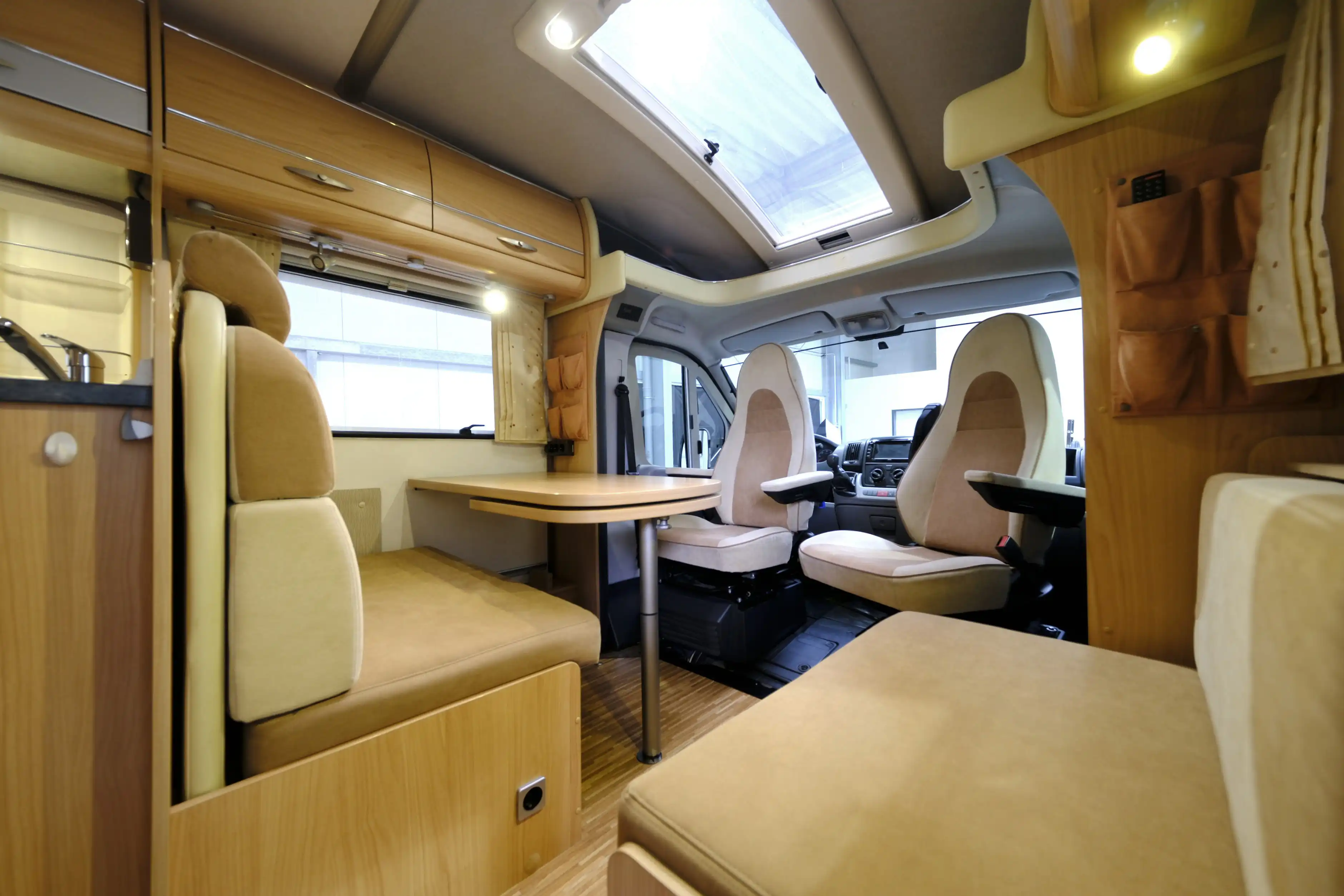BUERSTNER Solano T 695